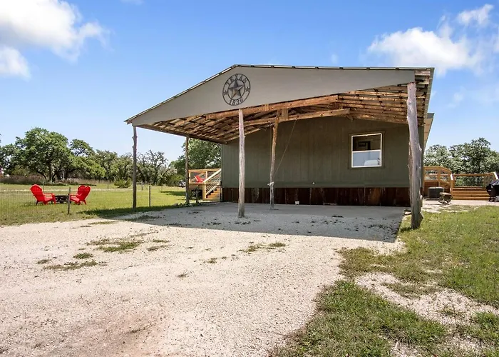 Serene Vacation Rental In The Heart Of Texas Hill Country For A Peaceful Getaway In Pipe Creek, Texas