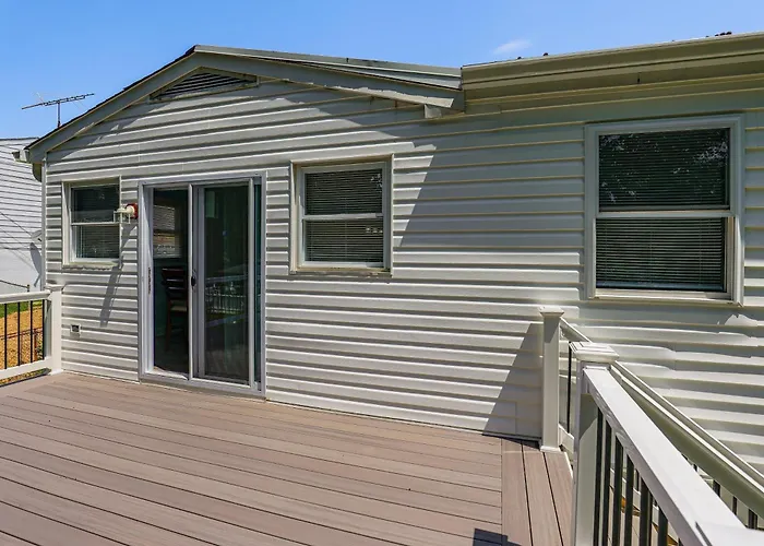 Family Home W/ Fenced Backyard, 16 Mi To Dc!