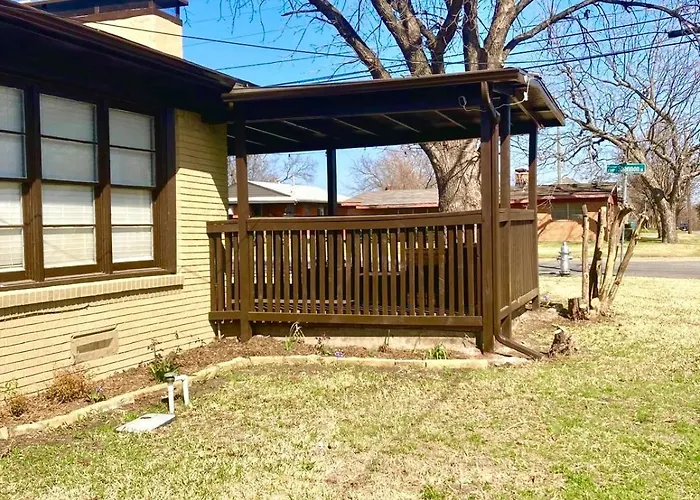 Sherman Executive Home Fast Wifi For 7 Guests