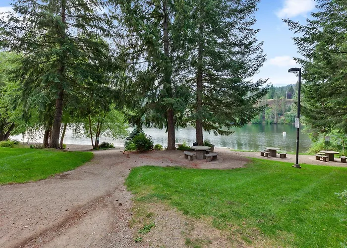Riverside Harbor House In Post Falls Id