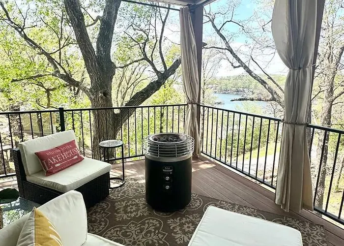 Open Aug Dates! 2 Beds W/ Hottub & Lake View