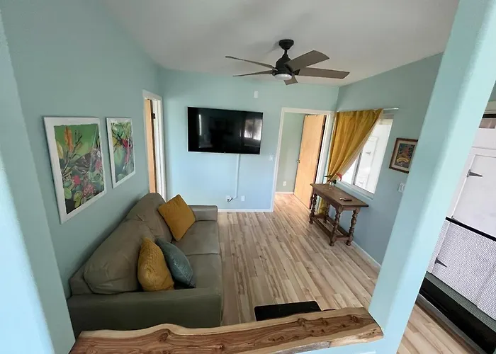 1Br, 1Bath, Full Kitchen, Guest Suite