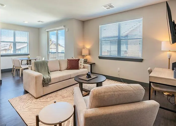 Landing Modern Apartment With Amazing Amenities