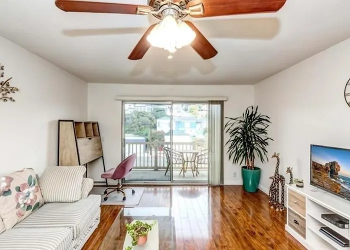 Coastal One Bedroom Retreat Near Hermosa Beach