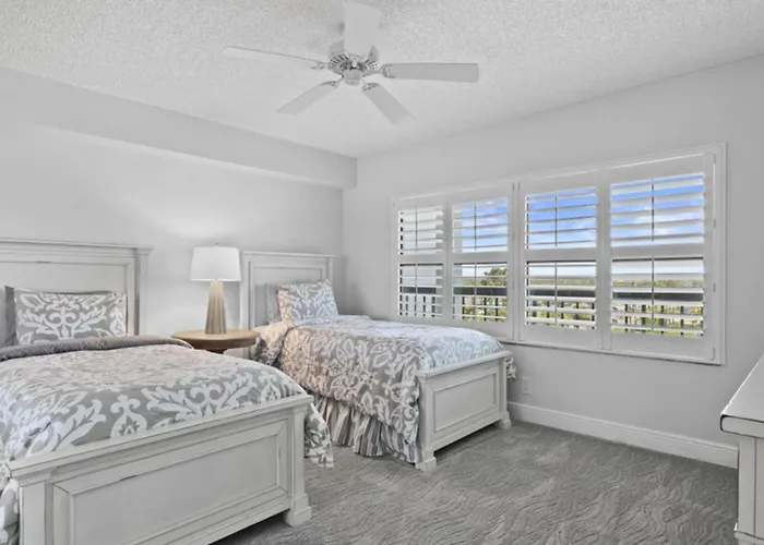 Oceanfront Two Bedroom Residence In Juno Beach