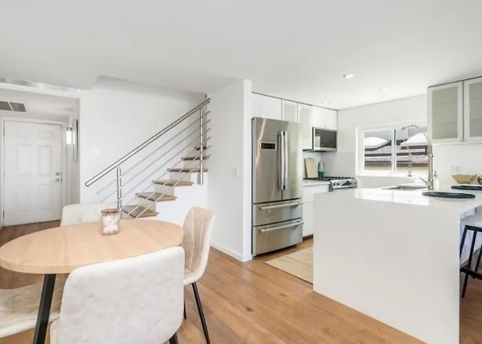 Ocean View Two Bedroom Home Near The Beach