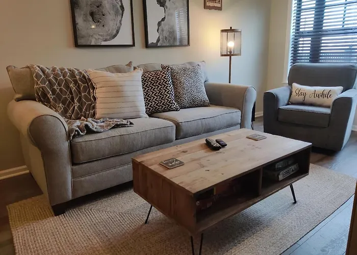 Fall Foliage Getaway Mountain Creek Condo 1 Bedroom Pool & Hot Tub