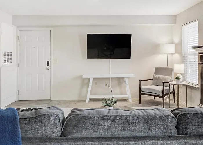 Landing Modern Apartment With Amazing Amenities