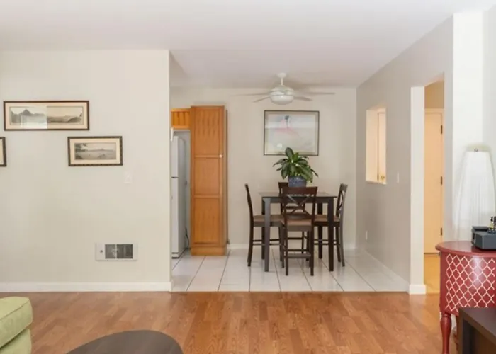 Bright Two Bedroom Retreat Near Hermosa Beach