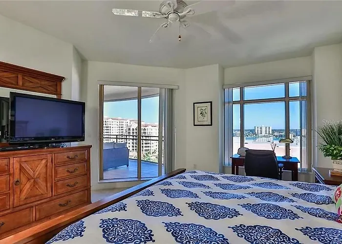 Waterfront Two Bedroom Residence Near Clearwater Beach
