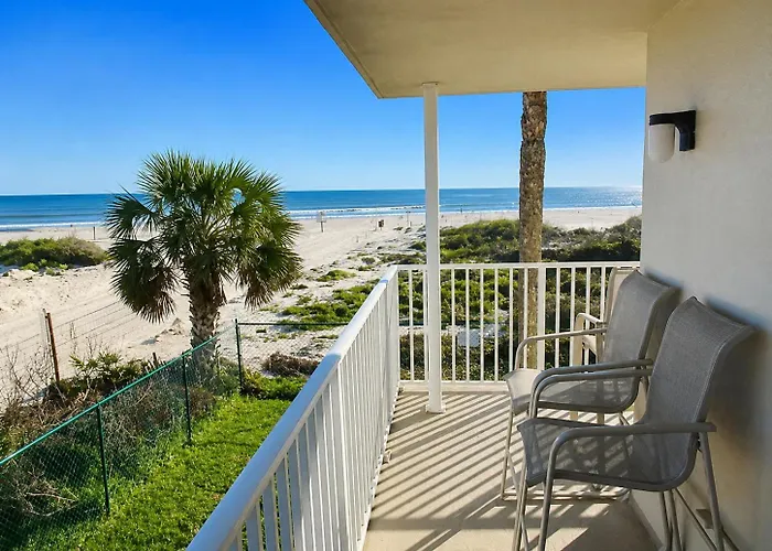 Oceanfront Modern 2Br Wpool & Beach Access