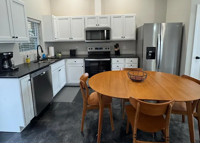 Kapilana Resort Luxury Condos - Lake Of The Ozarks Waterfront, Pool, Dock, Grill, Fishing, Boat Rentals, & Lake Views And Lakefront