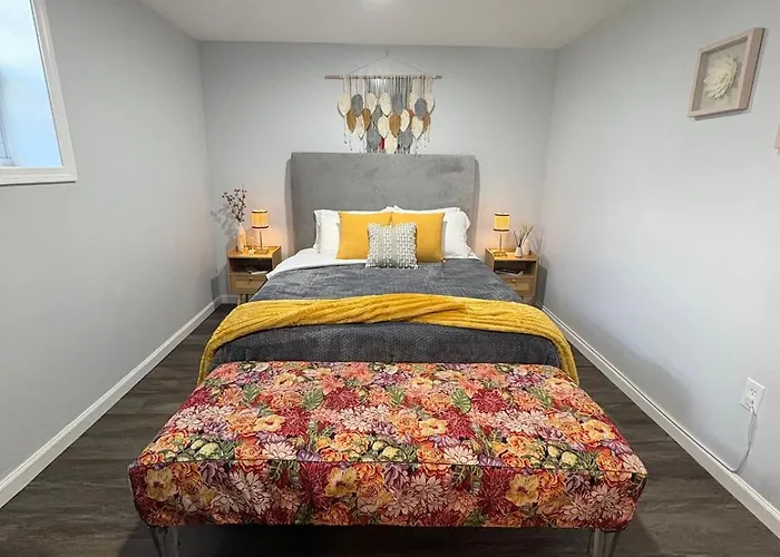 Brand New Lakeview Suite, Hot Tub And 4 Parking Spots