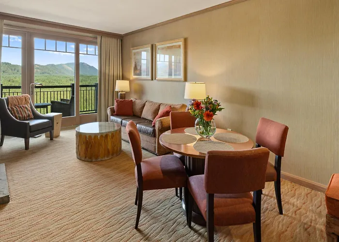 2045 Spectacular River View 2 Private Balconies
