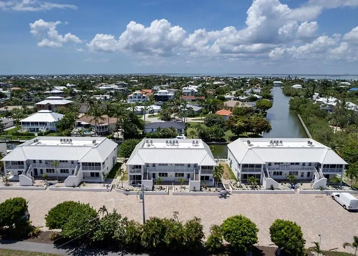 Sanibel Arms C1 - Gulf Access And Steps To The Beach
