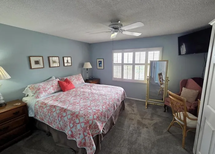 Beachfront Gem W Extended Balcony & Tennis View