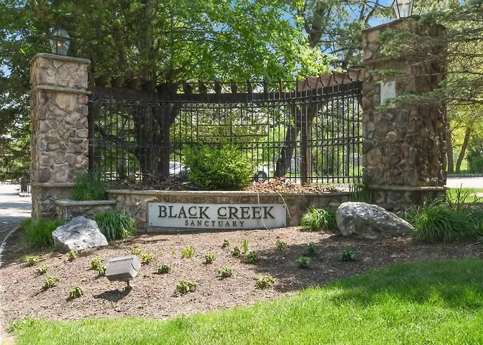 Large Condo Near Mountain Creek & Crystal Springs