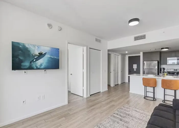 Luxury High Rise Heart Bellevue
