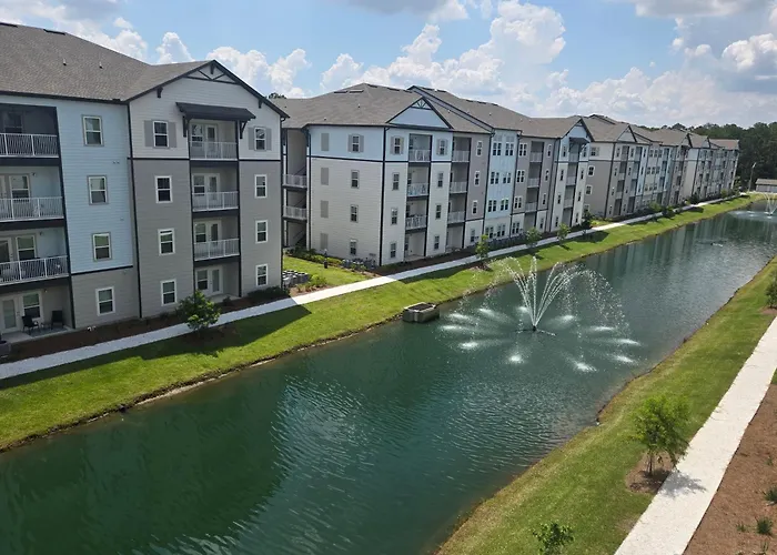 Corporate Luxe 2Br 2Ba Apartment With Serene Water View 5 Min From Jax Airport