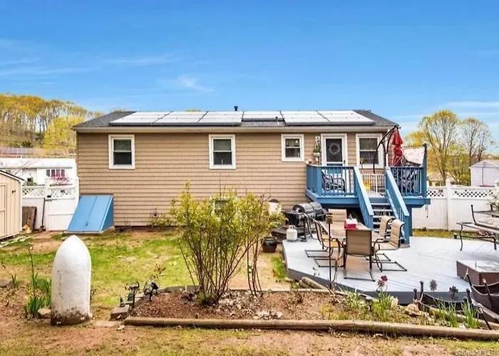 Beautiful Bunker Hill Home With Gym And Yard!