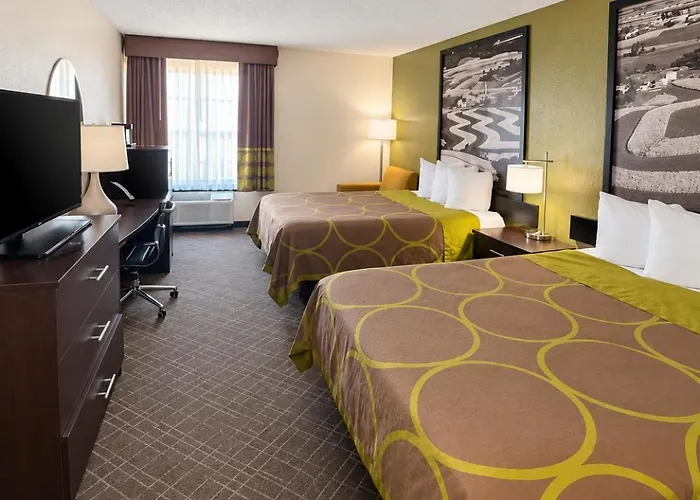 Super 8 By Wyndham Madison South