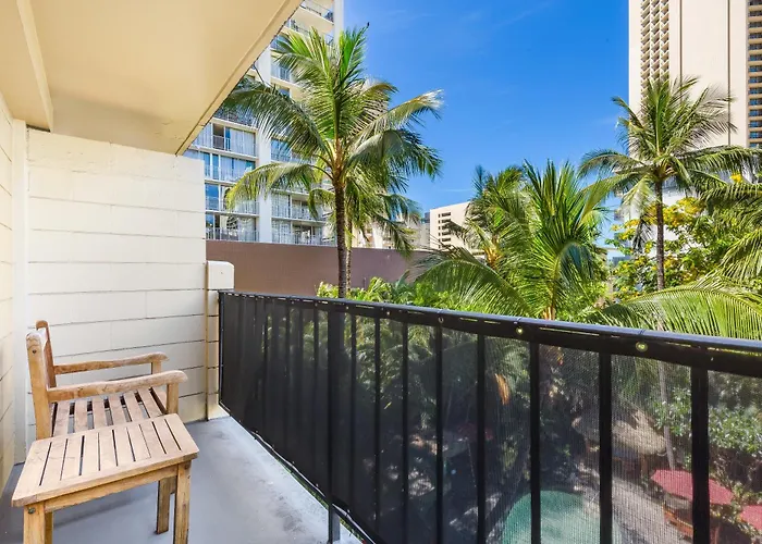 Castle Bamboo Waikiki Hotel
