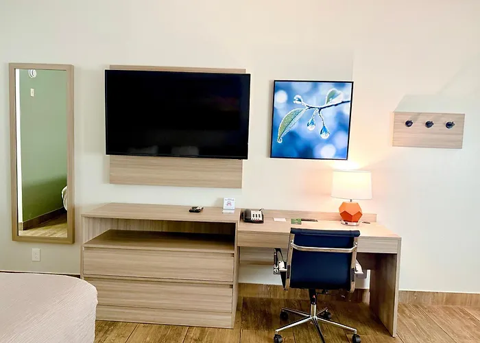 Quality Inn & Suites Victoria South