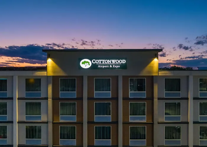 Cottonwood Airport & Expo Hotel Louisville