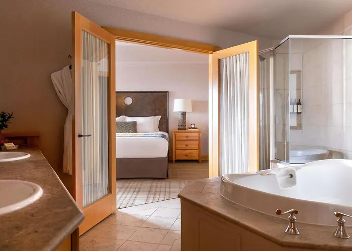 Fairmont Heritage Place, Franz Klammer Lodge