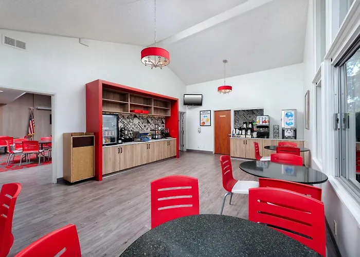 Ramada By Wyndham Santa Barbara