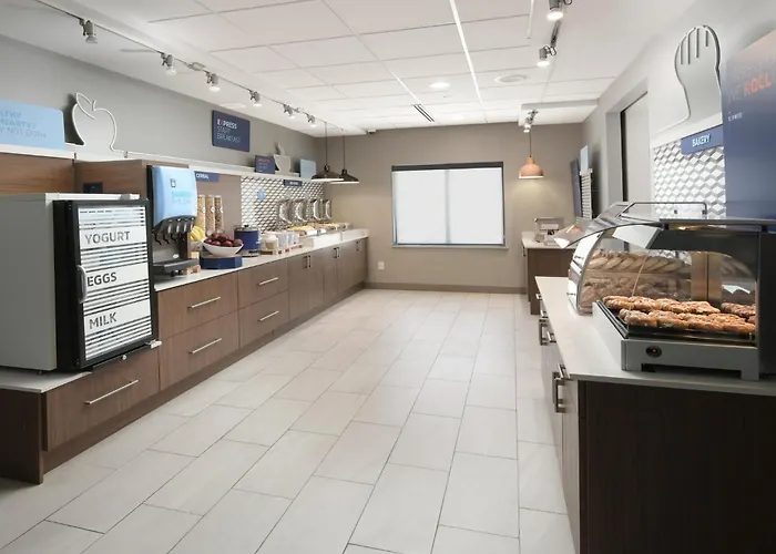 Holiday Inn Express & Suites - Williamstown - Glassboro By Ihg
