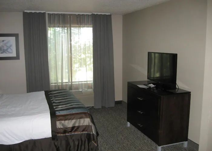 Wingate By Wyndham Fargo