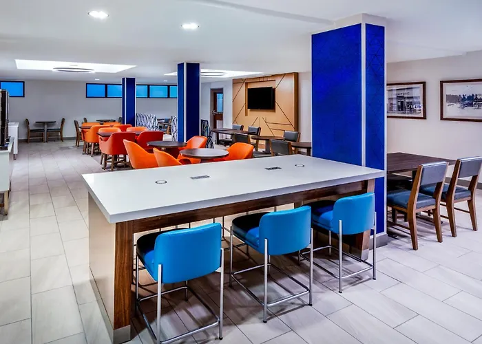 Holiday Inn Express Hotel & Suites Lander By Ihg