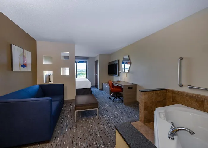 Holiday Inn Express Rochester South - Mayo Area By Ihg