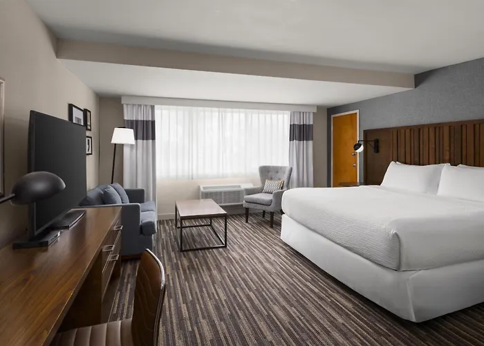 Best Western Premier Plainview-Long Island Hotel
