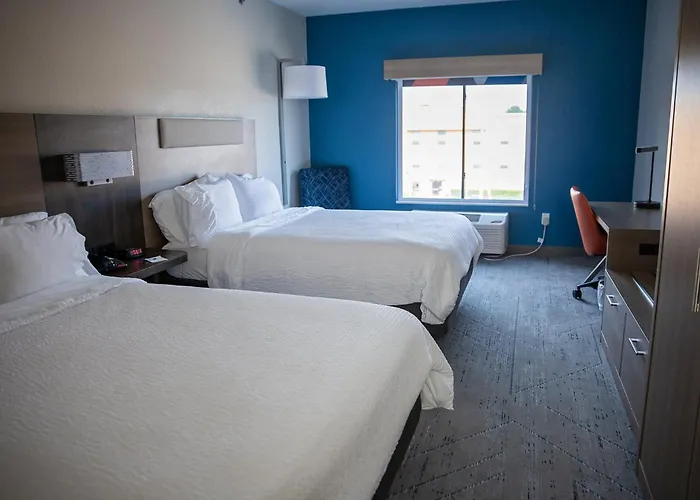 Holiday Inn Express Hotel & Suites Center By Ihg