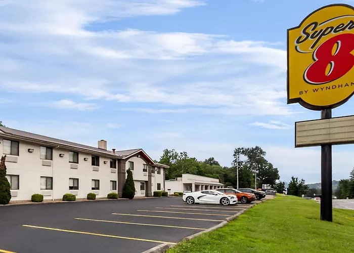 Super 8 By Wyndham Elkins