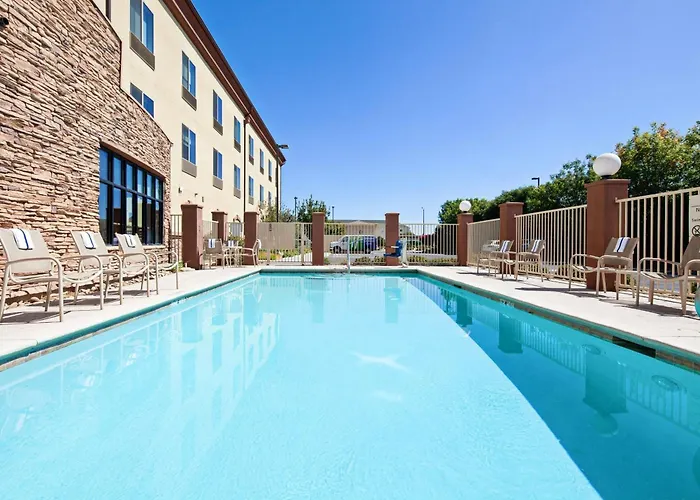 Holiday Inn Express & Suites Clovis Fresno Area By Ihg