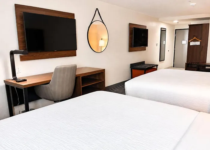 La Quinta Inn & Suites By Wyndham Auburn - University Area