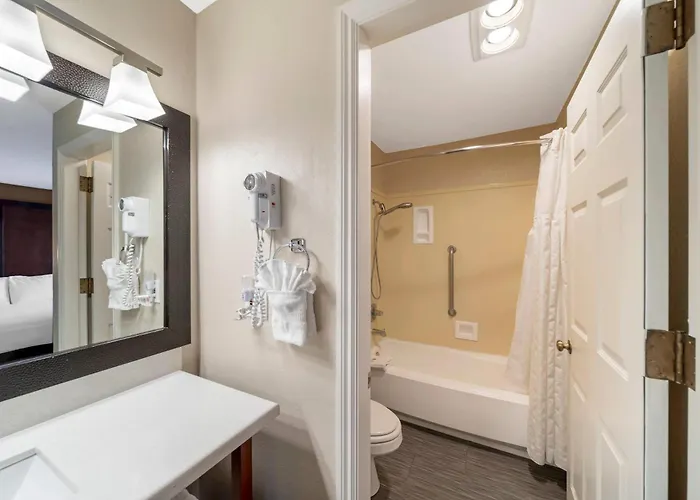 Comfort Suites Red Bluff Near I-5