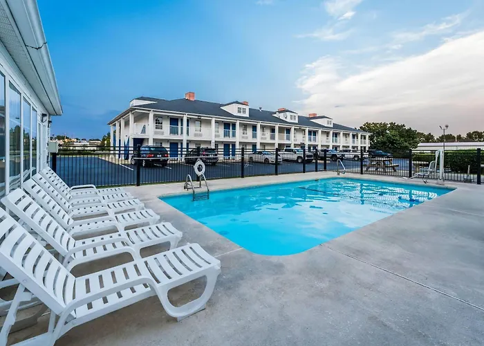 Baymont By Wyndham Sanford