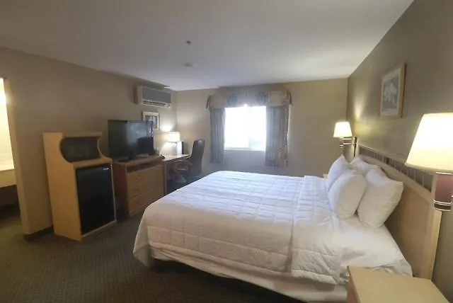 Lamplighter Inn & Suites