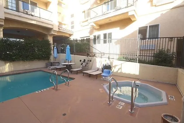 Lamplighter Inn & Suites