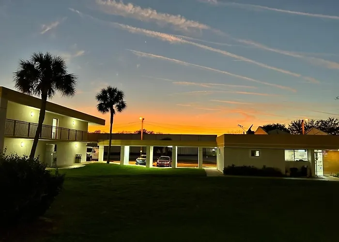 Super 8 By Wyndham Ocala I-75