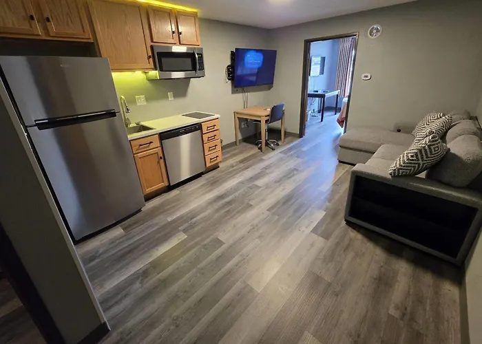 Super 8 By Wyndham Cloverdale In