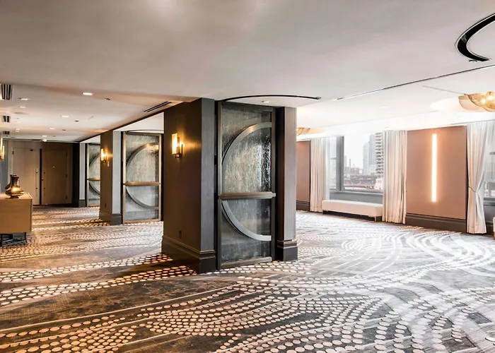 Londonhouse Chicago, Curio Collection By Hilton