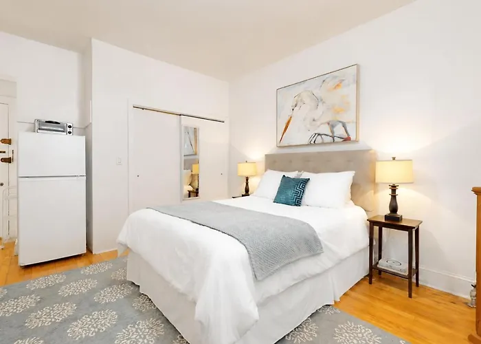 Walk To Restaurants, Shopping, Near Bu And Hosp