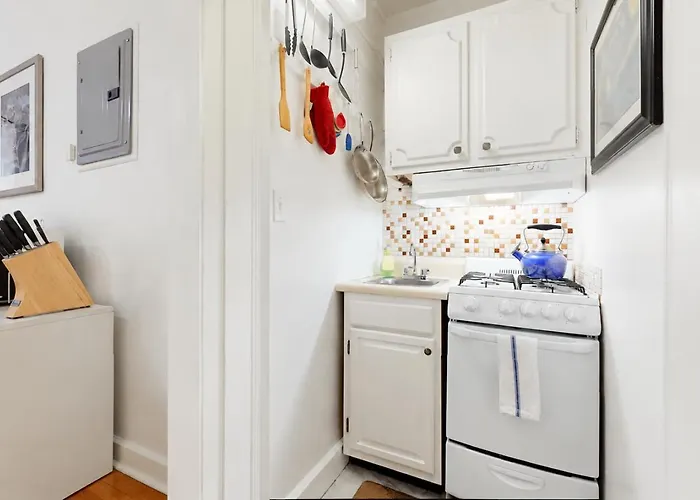 Walk To Restaurants, Shopping, Near Bu And Hosp
