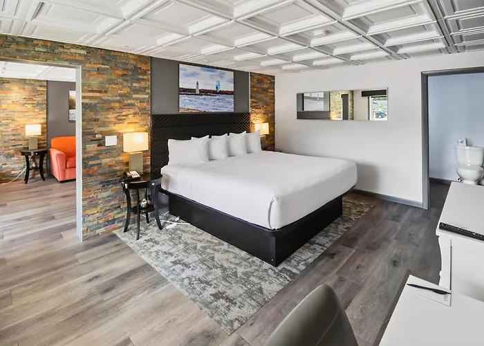 Terrace Bay Hotel - Lakefront