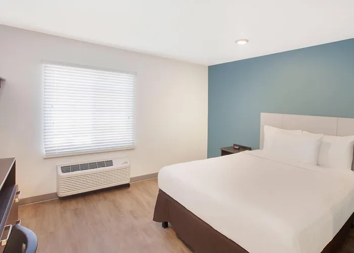 Woodspring Suites Southington